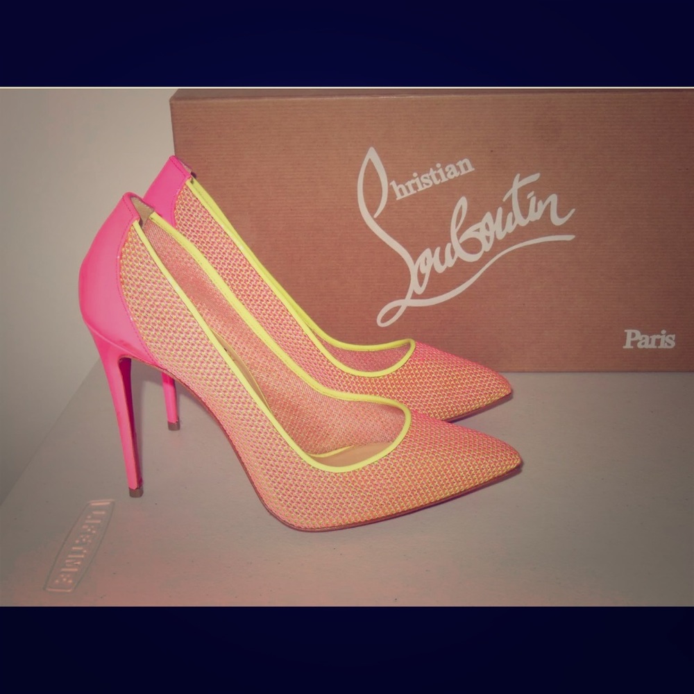 ❗️SOLD❗️Christian Louboutin Pigalles